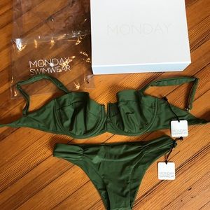 SET Monday Swimwear Bikini Clovelly top L bottom S